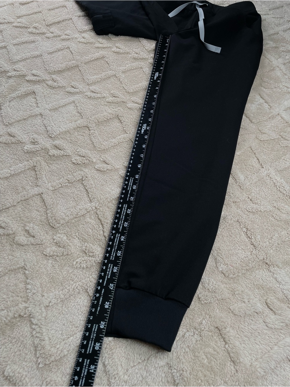 Figs Black Joggers scrub Pants - S/T
Medical Staff - Picture 4 of 9